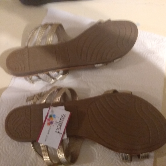 Sandals - Picture 2 of 6